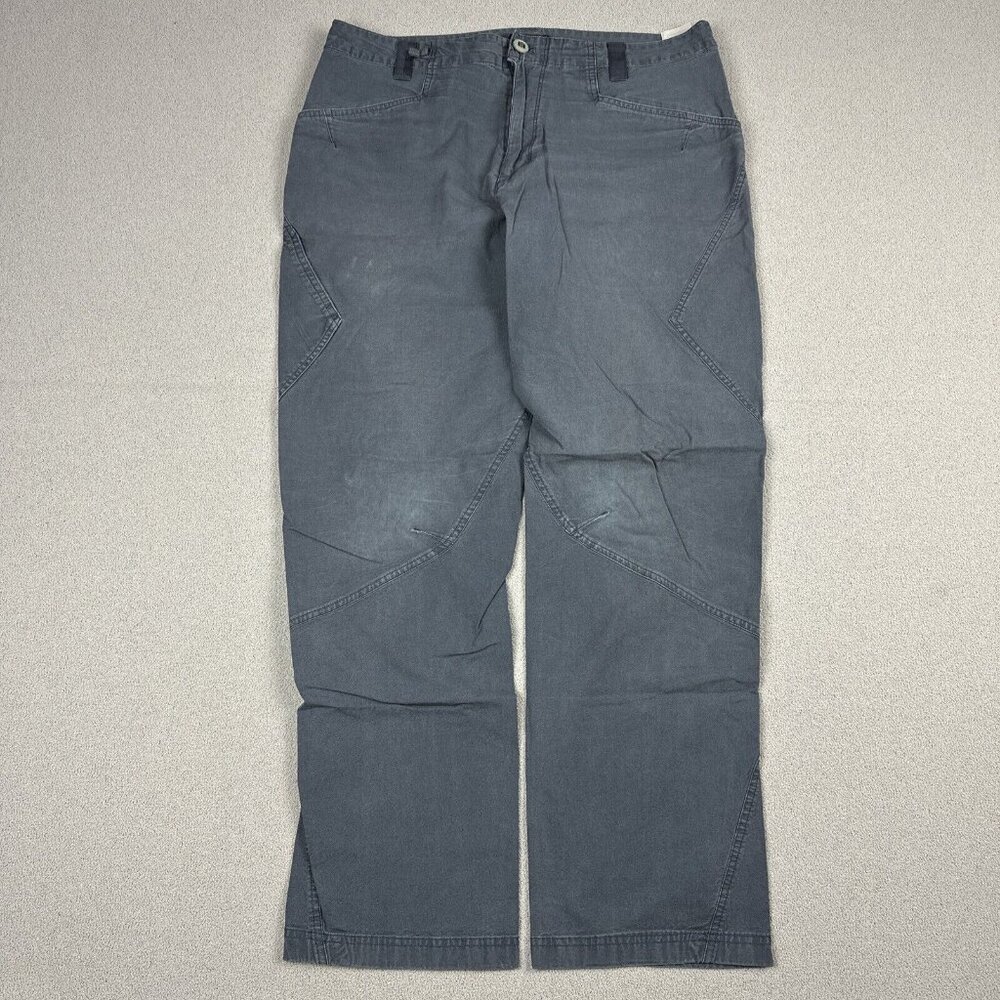 Patagonia Men's Cargo Pants in Dark Gray